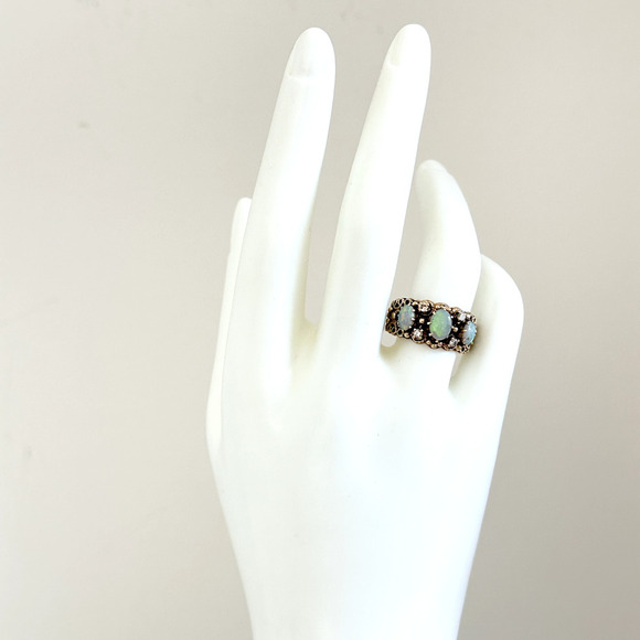 Vintage 14K Yellow Gold Three Stone Opal & Diamonds Filigree Band Ring Size 7.25 - Picture 15 of 16